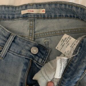 712 slim levis
